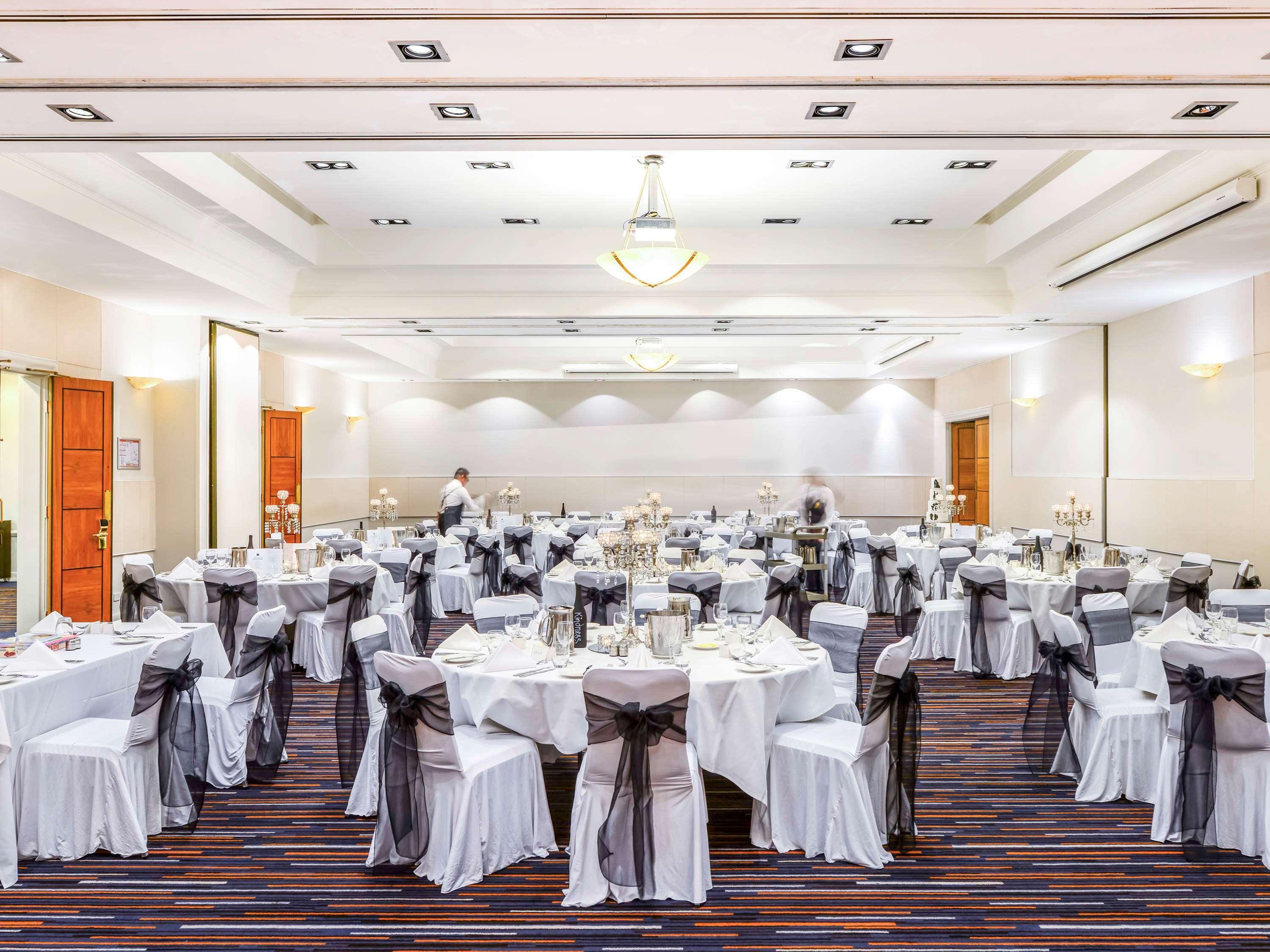 Novotel Melbourne Glen Waverley Exteriör bild